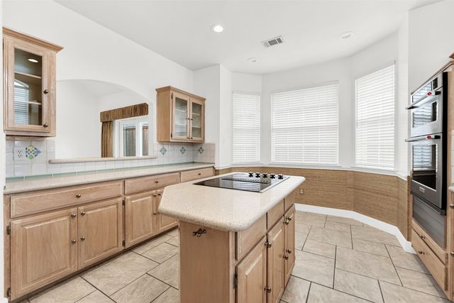 6064 BUFFRIDGE Trail, Dallas, TX 75252