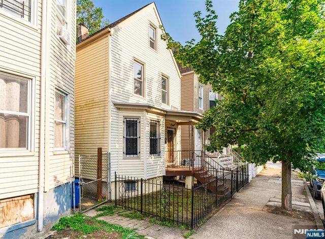800 S 15th Street, Newark, NJ 07108