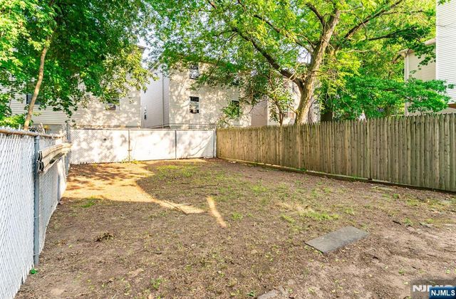 800 S 15th Street, Newark, NJ 07108