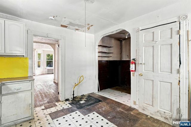 800 S 15th Street, Newark, NJ 07108
