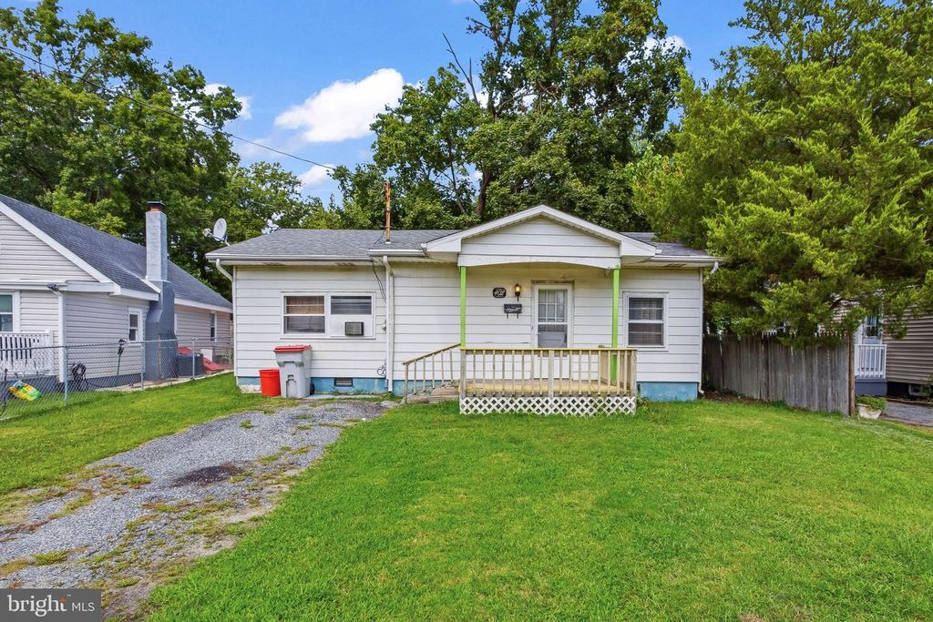 402 ROSEWOOD AVE, VINELAND, NJ 08360 — exterior