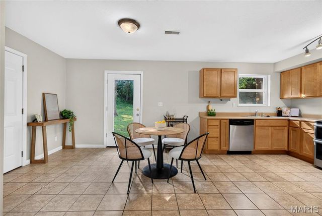 906 Forest Avenue, Valley Park, MO 63088