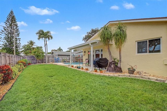 2694 SW 14th Dr, Deerfield Beach, FL 33442