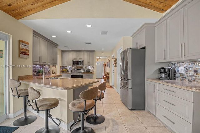 2694 SW 14th Dr, Deerfield Beach, FL 33442