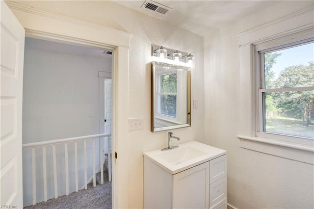 2412 Greenwood DR, Portsmouth, VA 23702