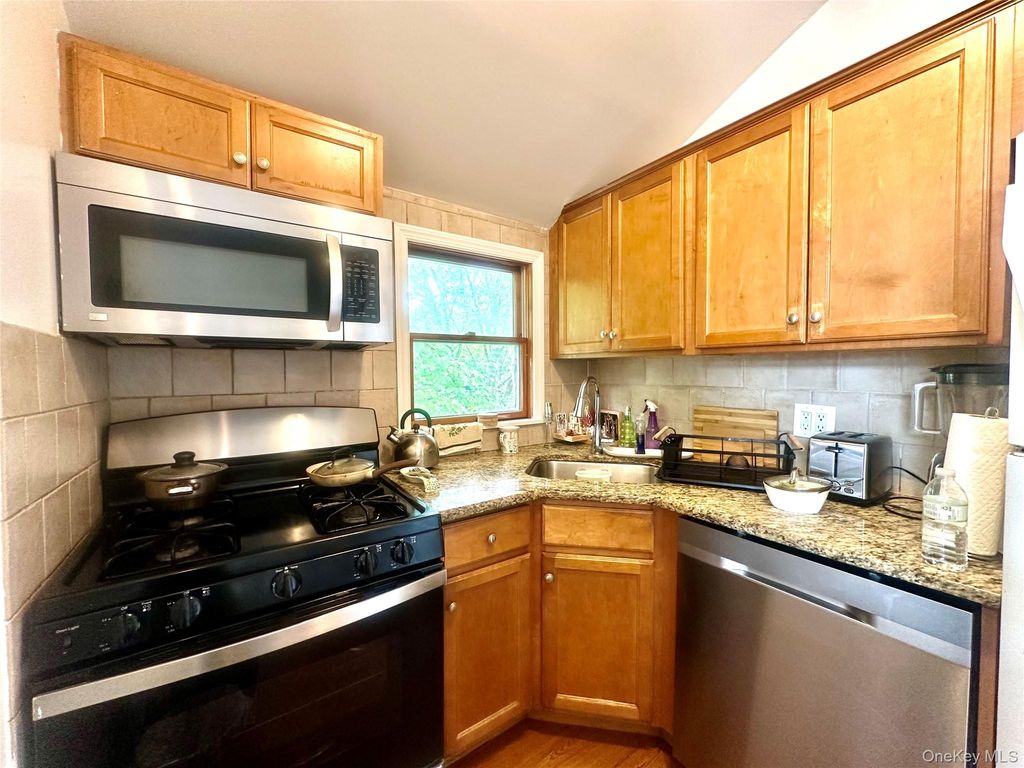 12401 7th Avenue, College Point, NY 11356 — photo 5