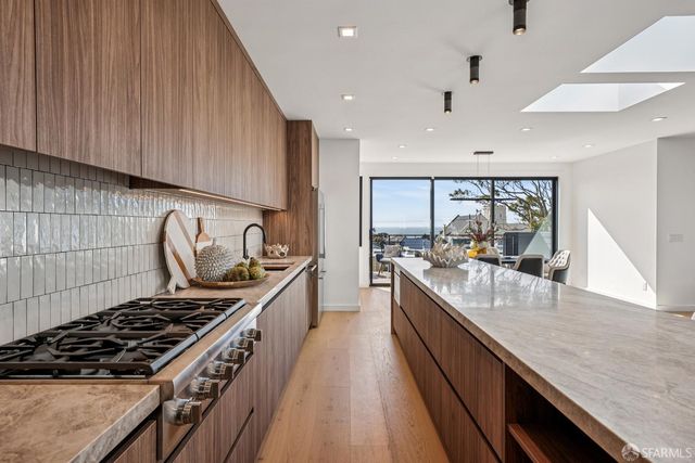 1827 33rd Avenue, San Francisco, CA 94122