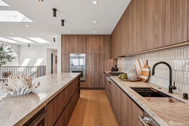 1827 33rd Avenue, San Francisco, CA 94122