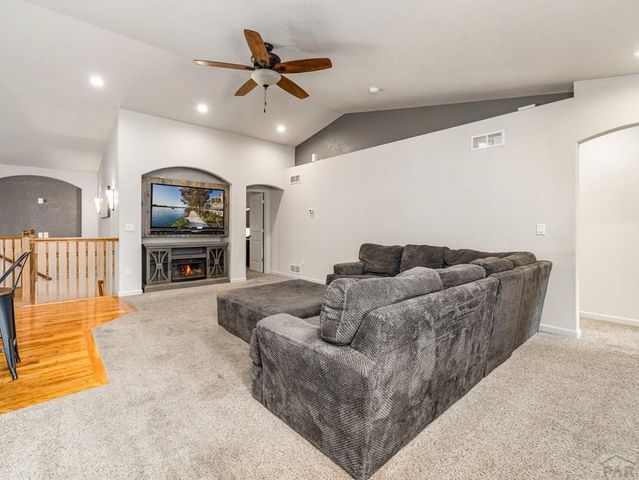 5114 Lynn Meadows Dr, Pueblo, CO 81005