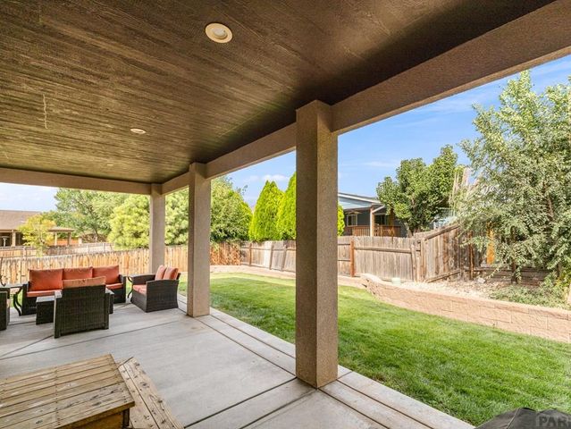 5114 Lynn Meadows Dr, Pueblo, CO 81005