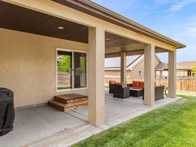 5114 Lynn Meadows Dr, Pueblo, CO 81005