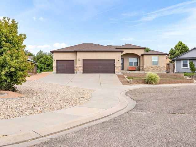 5114 Lynn Meadows Dr, Pueblo, CO 81005