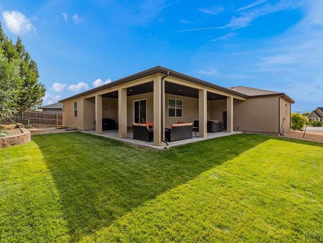 5114 Lynn Meadows Dr, Pueblo, CO 81005