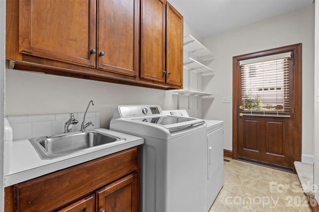 3711 Surry Ridge Court, Charlotte, NC 28210