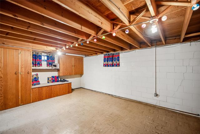 3629 Oakcrest Drive, Des Moines, IA 50310