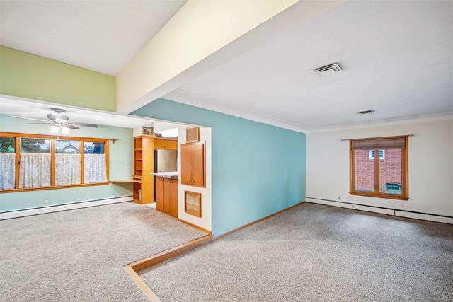 3629 Oakcrest Drive, Des Moines, IA 50310