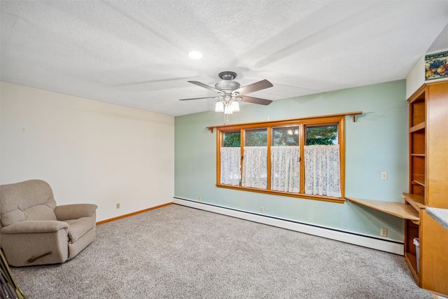 3629 Oakcrest Drive, Des Moines, IA 50310