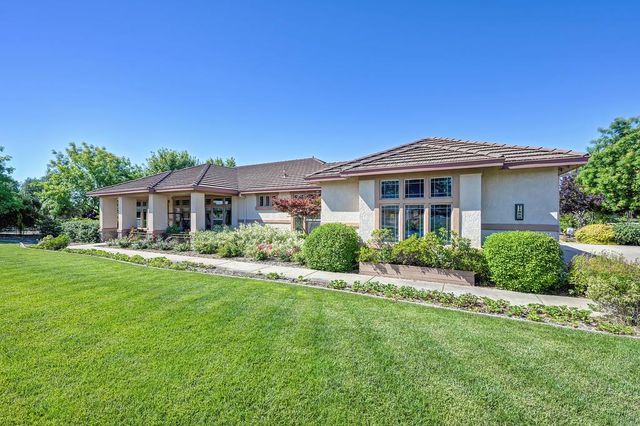 11880 Gidaro Dr, Elk Grove, CA 95624