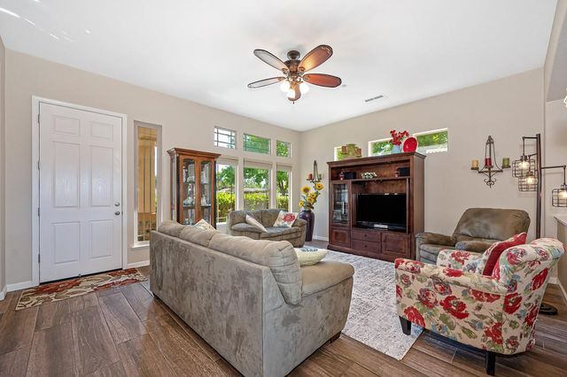 11880 Gidaro Dr, Elk Grove, CA 95624
