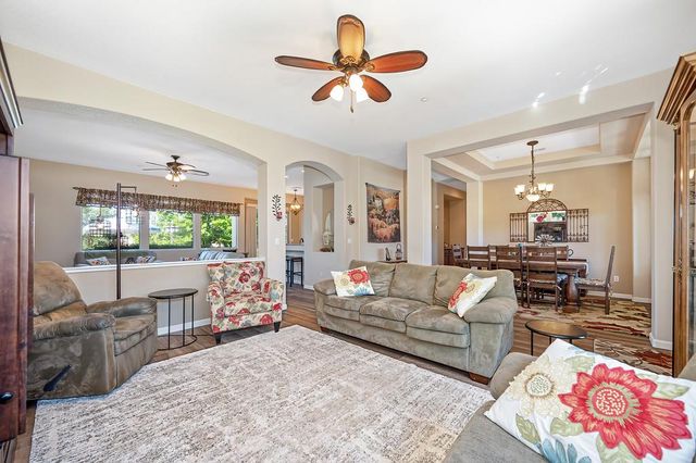 11880 Gidaro Dr, Elk Grove, CA 95624