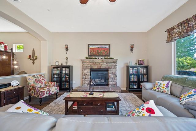 11880 Gidaro Dr, Elk Grove, CA 95624