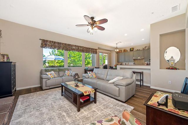 11880 Gidaro Dr, Elk Grove, CA 95624
