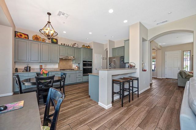 11880 Gidaro Dr, Elk Grove, CA 95624