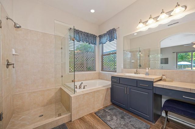 11880 Gidaro Dr, Elk Grove, CA 95624