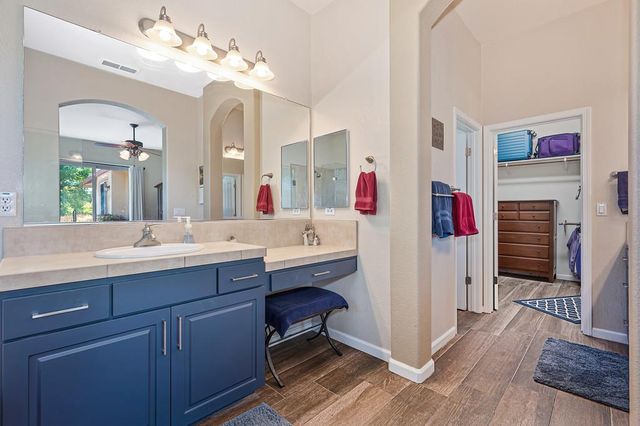 11880 Gidaro Dr, Elk Grove, CA 95624