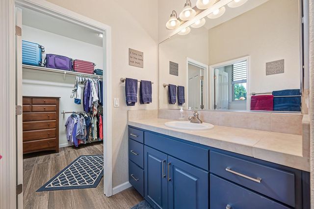 11880 Gidaro Dr, Elk Grove, CA 95624