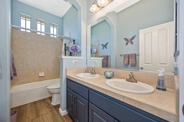 11880 Gidaro Dr, Elk Grove, CA 95624