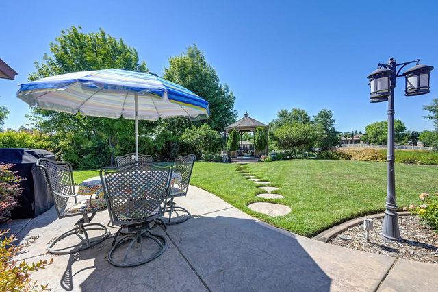 11880 Gidaro Dr, Elk Grove, CA 95624