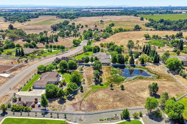 11880 Gidaro Dr, Elk Grove, CA 95624