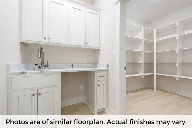 1518 Lookout Lane, Lowell, AR 72745