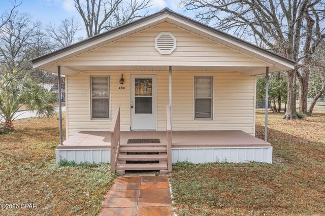 794 2nd Street, Chipley, FL 32428