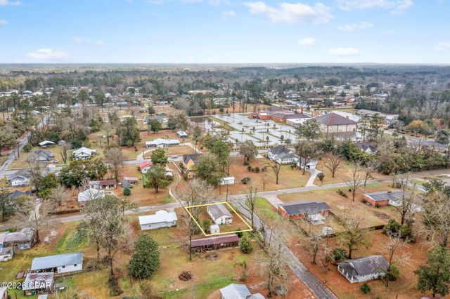 794 2nd Street, Chipley, FL 32428