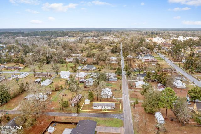 794 2nd Street, Chipley, FL 32428