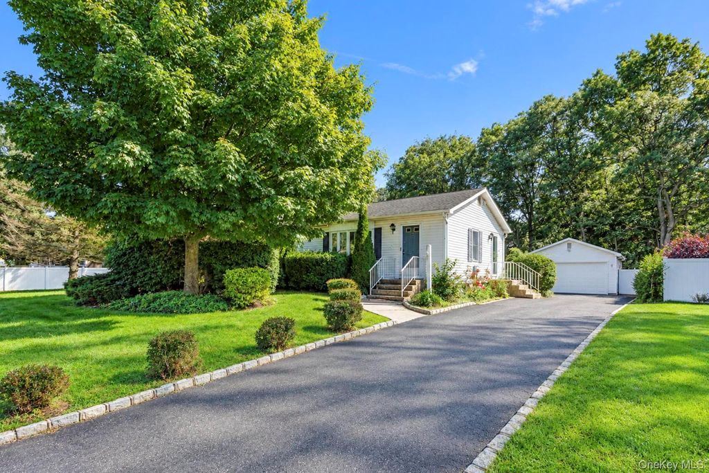346 Jamaica Avenue, Medford, NY 11763 — photo 2