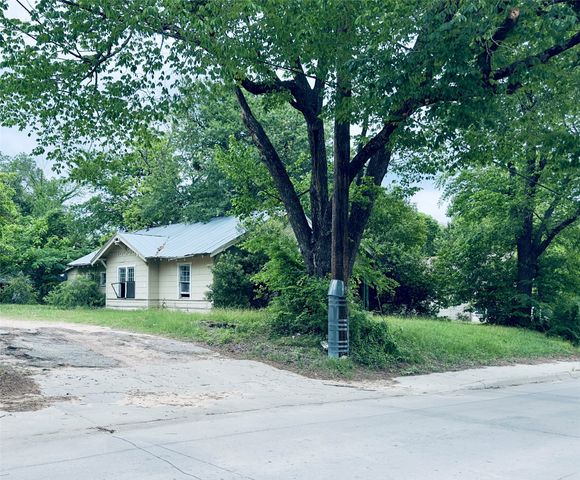 606 Houston Street, Sulphur Springs, TX 75482
