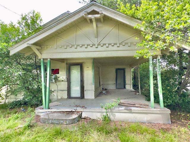 606 Houston Street, Sulphur Springs, TX 75482