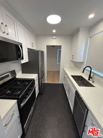 10574 Ayres Avenue, Los Angeles, CA 90064