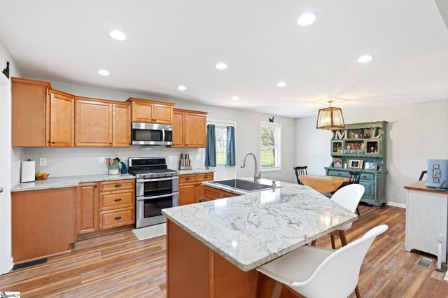 2762 Allen Bridge Road, Fountain Inn, SC 29644