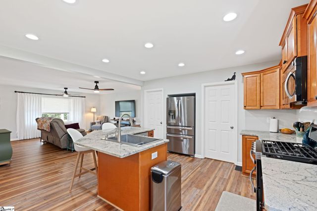 2762 Allen Bridge Road, Fountain Inn, SC 29644