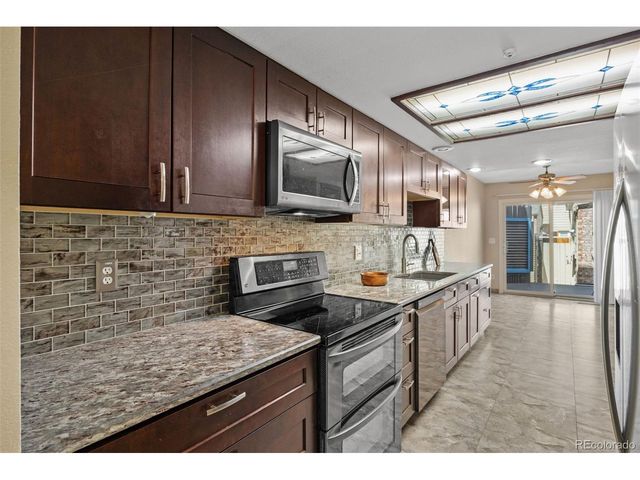 7617 S Cove Cir, Centennial, CO 80122
