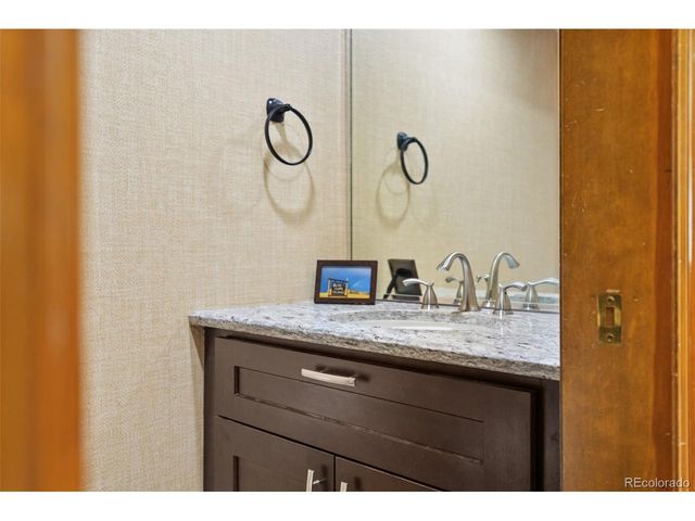 7617 S Cove Cir, Centennial, CO 80122