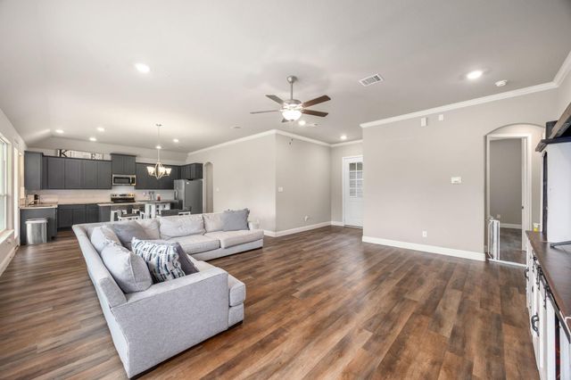 26579 Pin Oak Drive, Hempstead, TX 77445