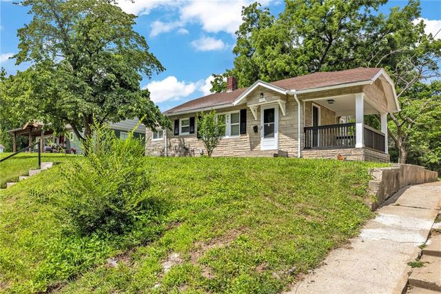 804 N Grand Avenue, Independence, MO 64050
