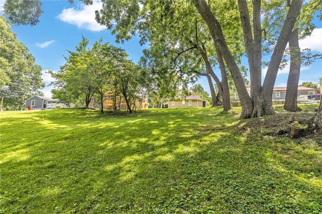 804 N Grand Avenue, Independence, MO 64050