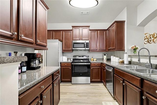 6591 Splitpine Court, Atlanta, GA 30349