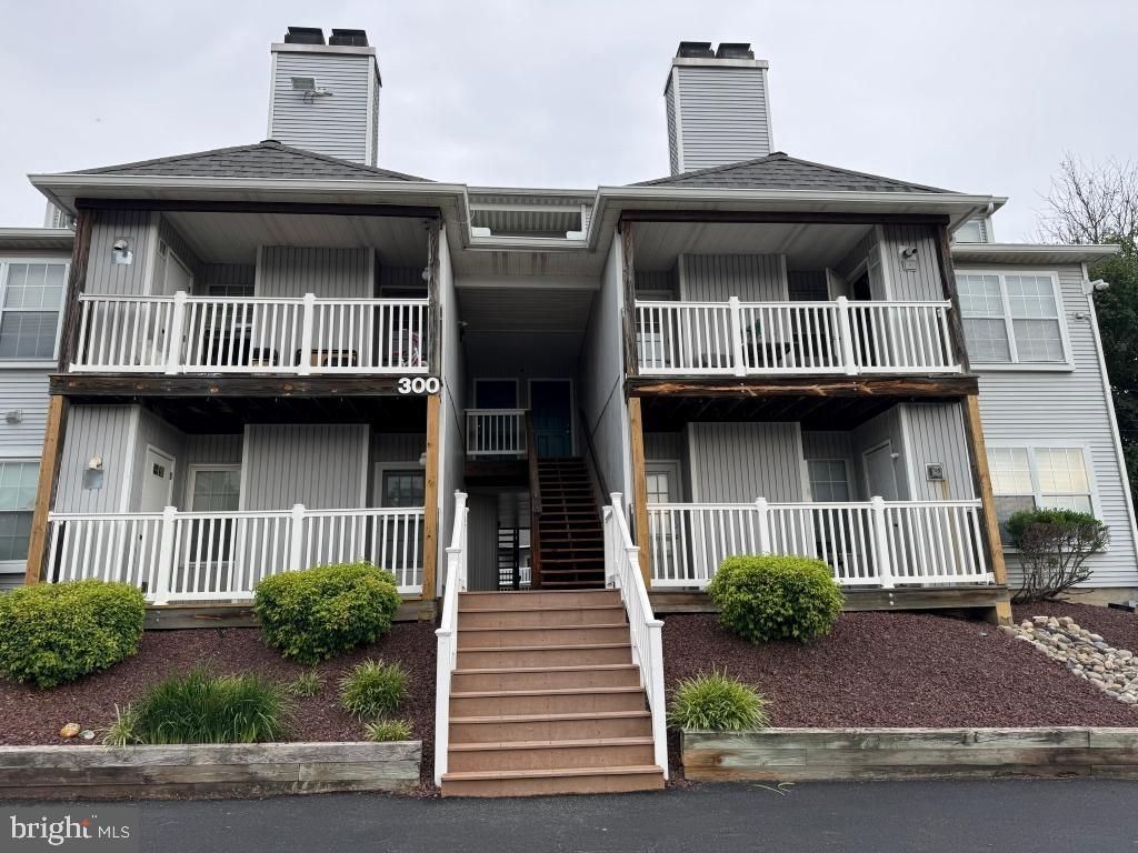 305 WATERS EDGE DR, Newark, DE 19702